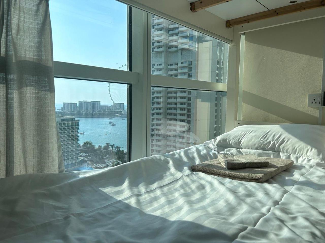 4 All Friends Jbr, Sea View Dubai Exterior photo