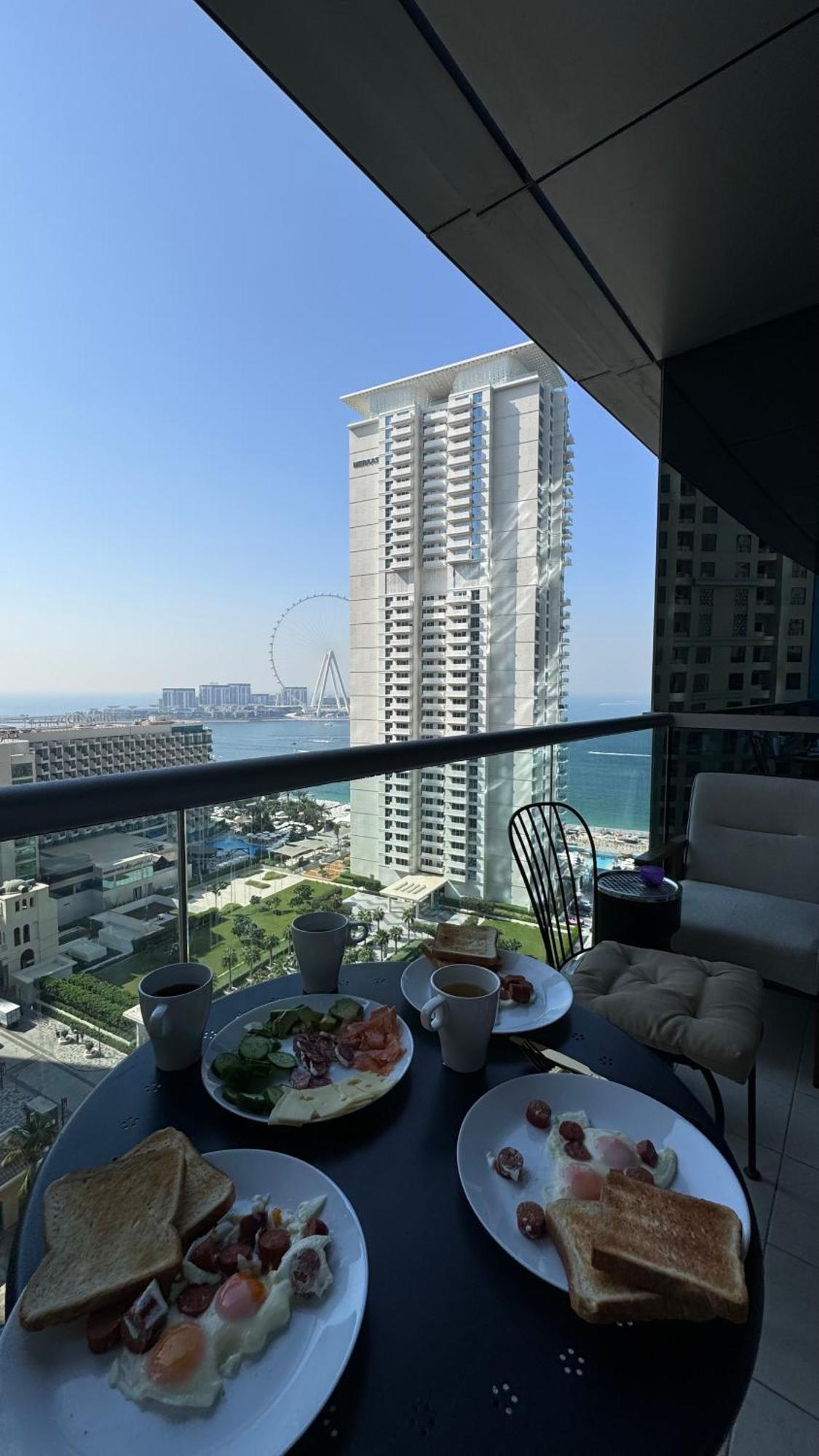 4 All Friends Jbr, Sea View Dubai Exterior photo